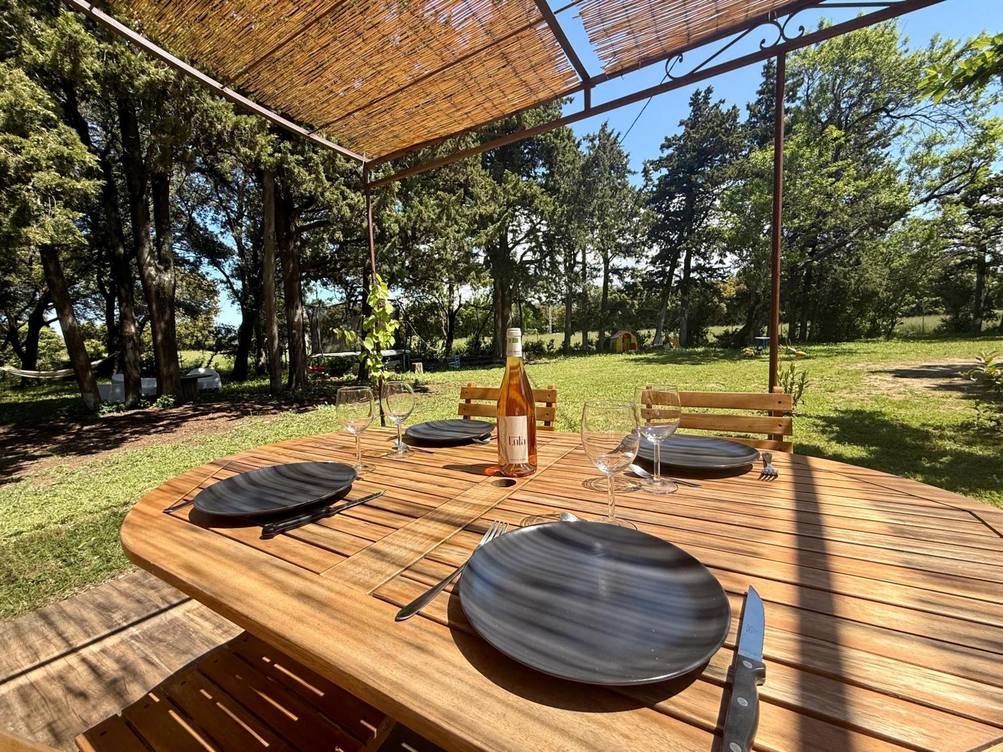 Maisonnette Avec Petite Foret Valréas Dış mekan fotoğraf