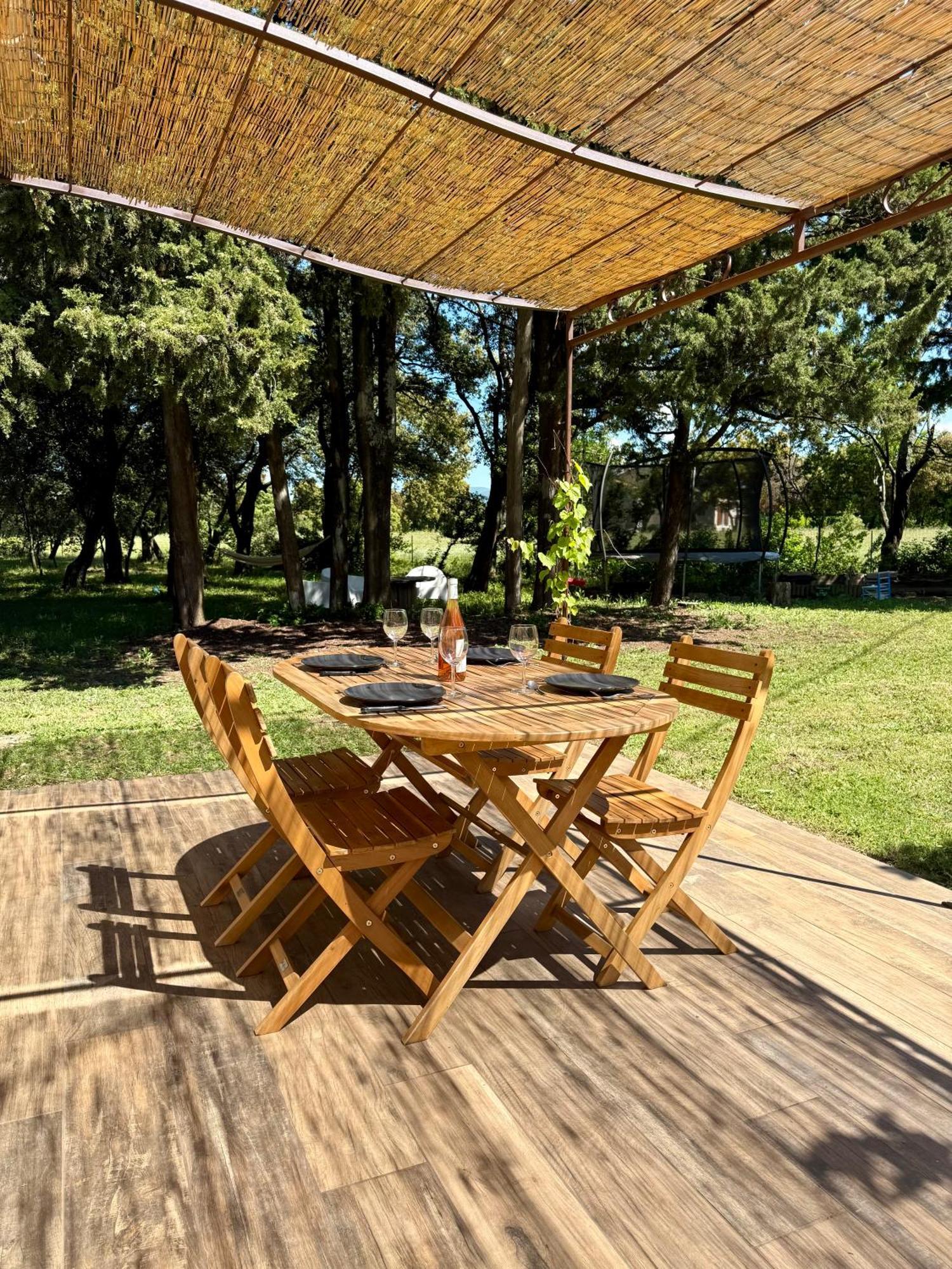 Maisonnette Avec Petite Foret Valréas Dış mekan fotoğraf